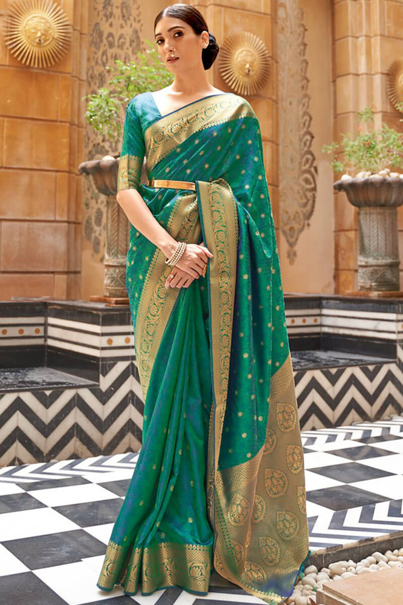 Prominent Rama Kanjivaram Silk Saree With Splendiferous Blouse Piece