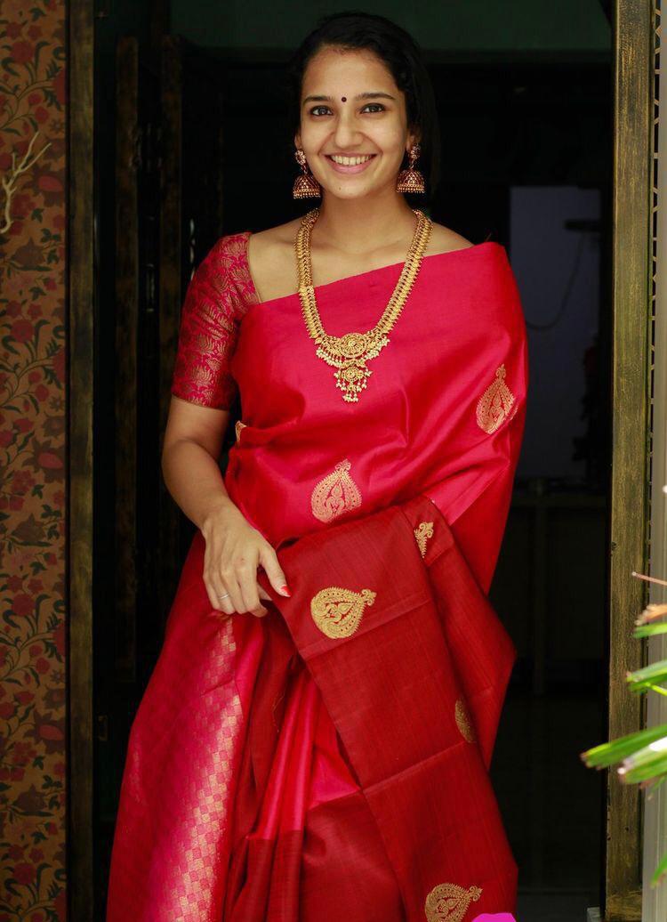 Surpassing Red Soft Banarasi Silk Saree With Stunner Blouse Piece