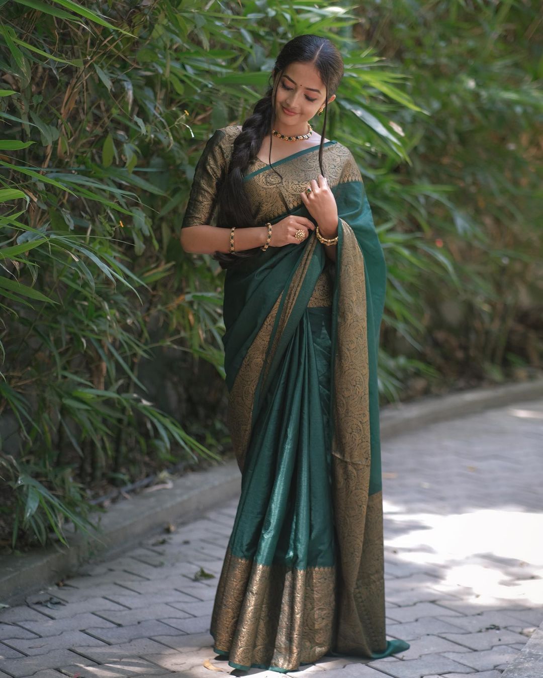 Attractive Dark Green Soft Silk Saree With Flameboyant Blouse Piece