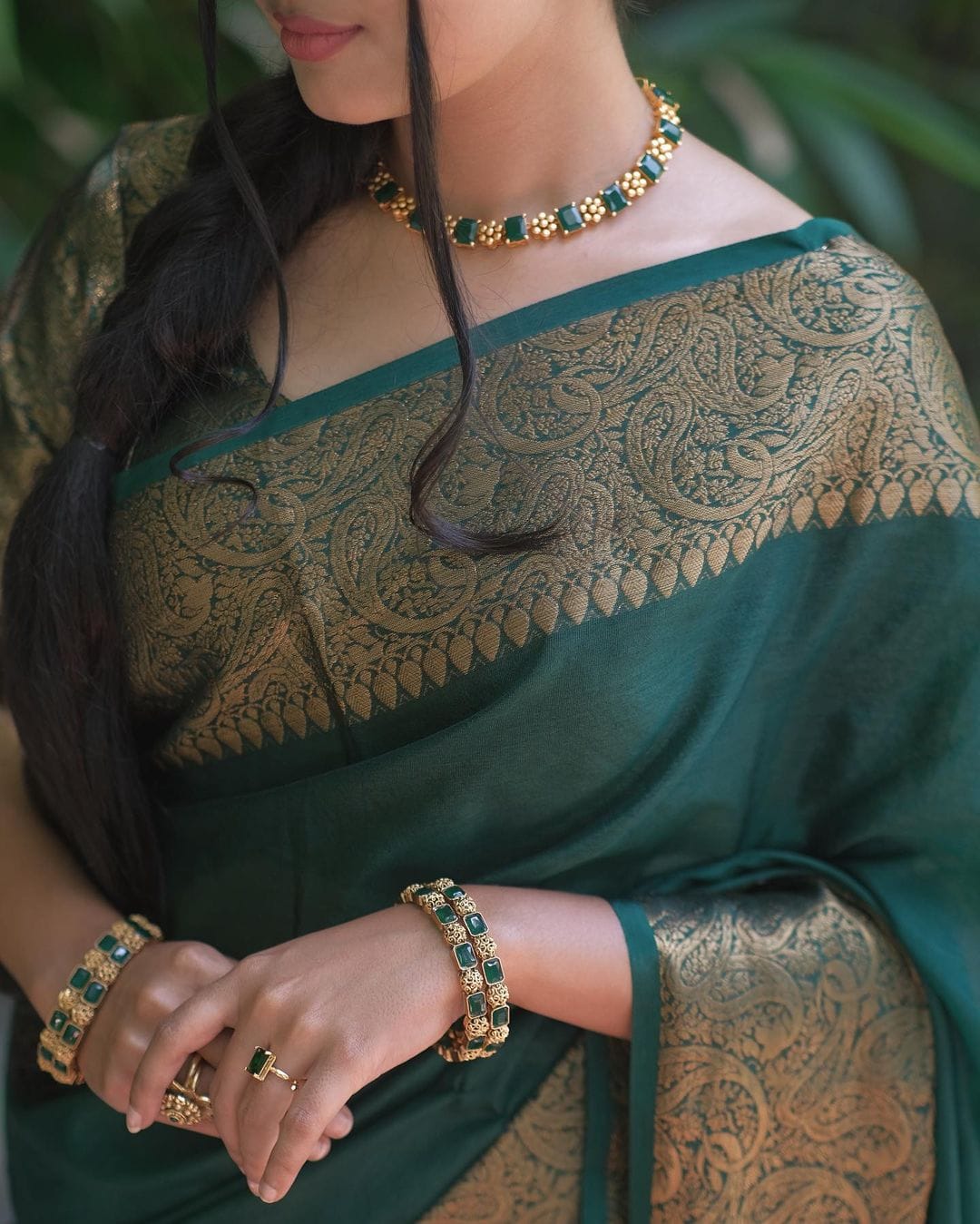 Attractive Dark Green Soft Silk Saree With Flameboyant Blouse Piece