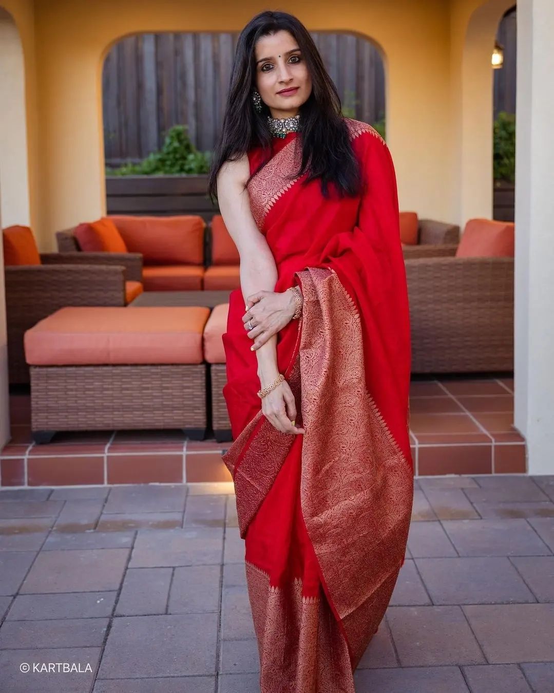 Sonorous Red Soft Silk Saree With Confounding Blouse Piece