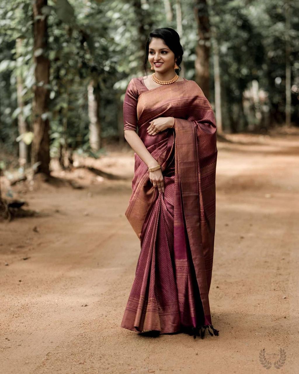 Jubilant Maroon Soft Silk Saree With Snappy Blouse Piece