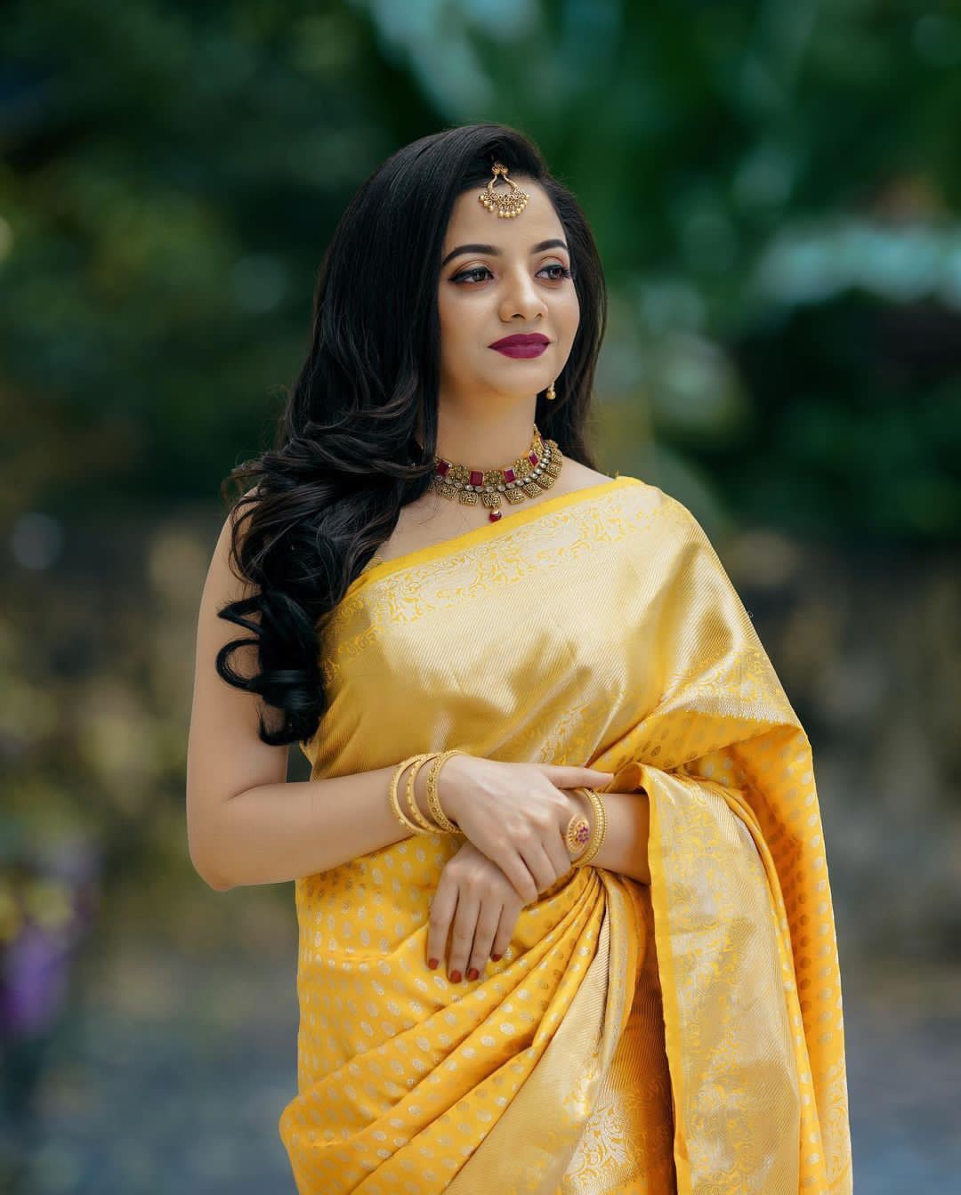 Amiable Yellow Soft Banarasi Silk Saree With Mesmeric Blouse Piece