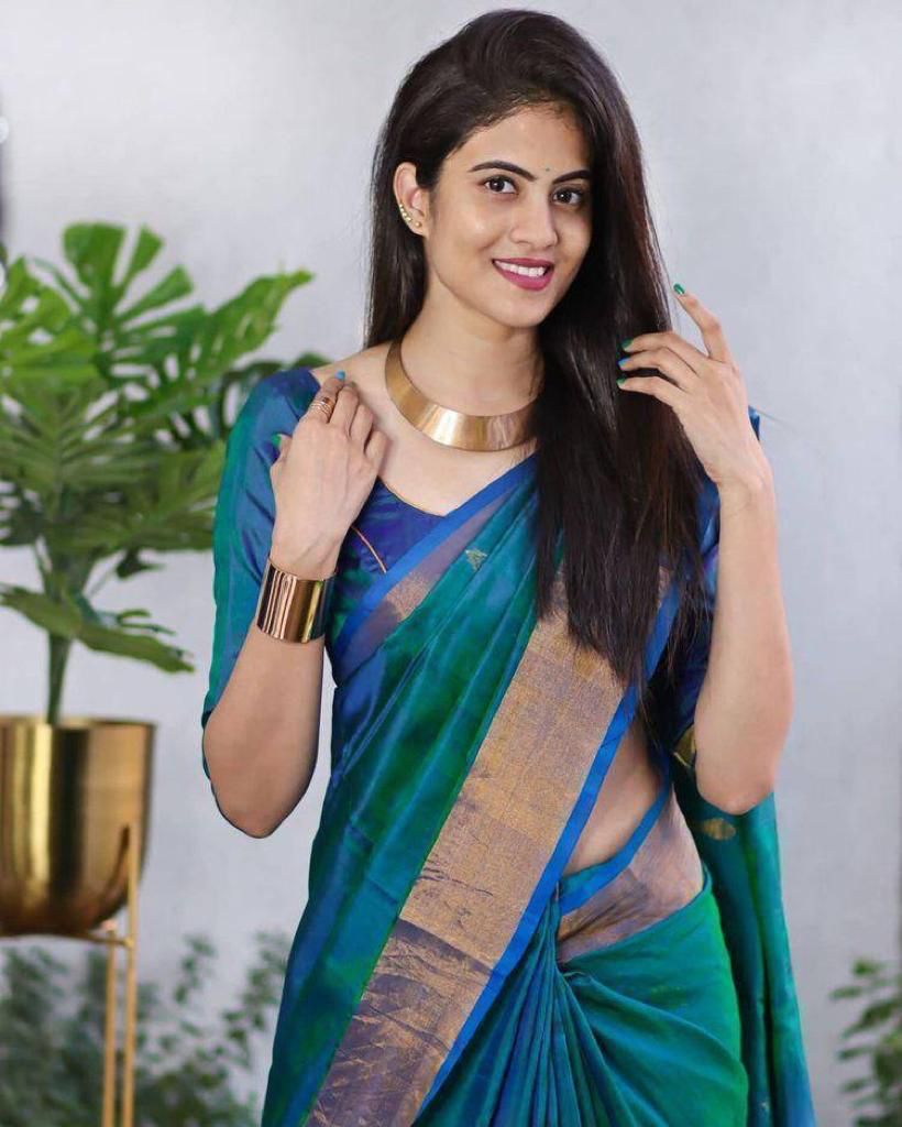 Fugacious Rama Soft Silk Saree with Scrumptious Blouse Piece
