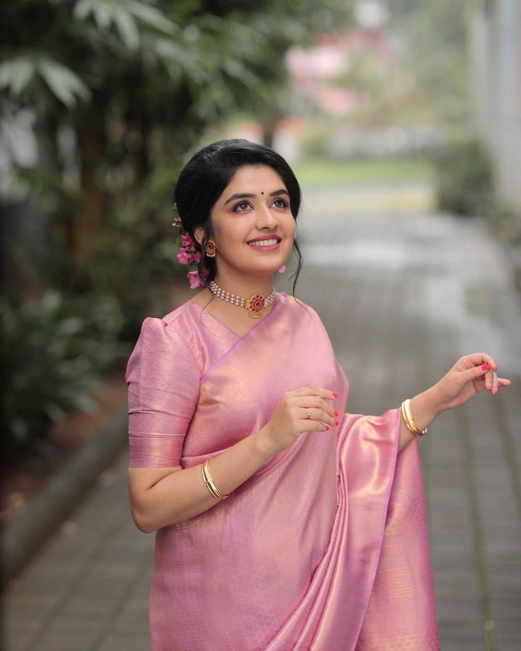 Embrocation Pink Soft Silk Saree With Snazzy Blouse Piece