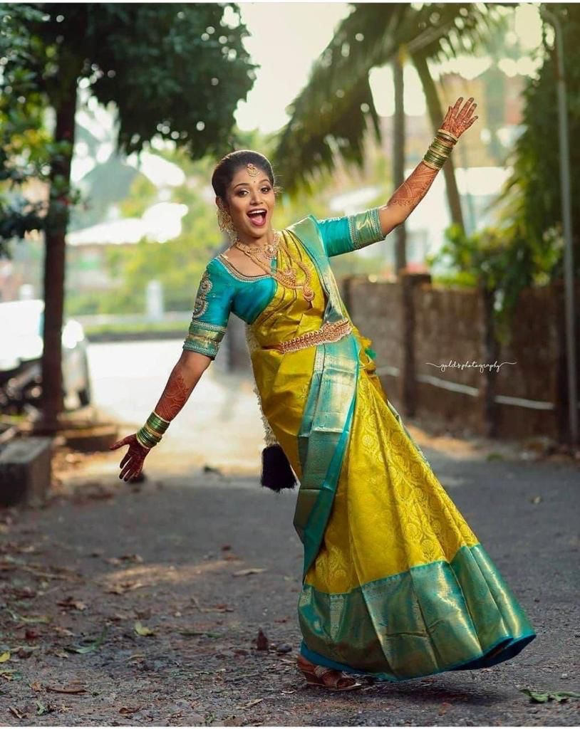 Mesmeric Yellow Soft Banarasi Silk Saree With Engrossing Blouse Piece