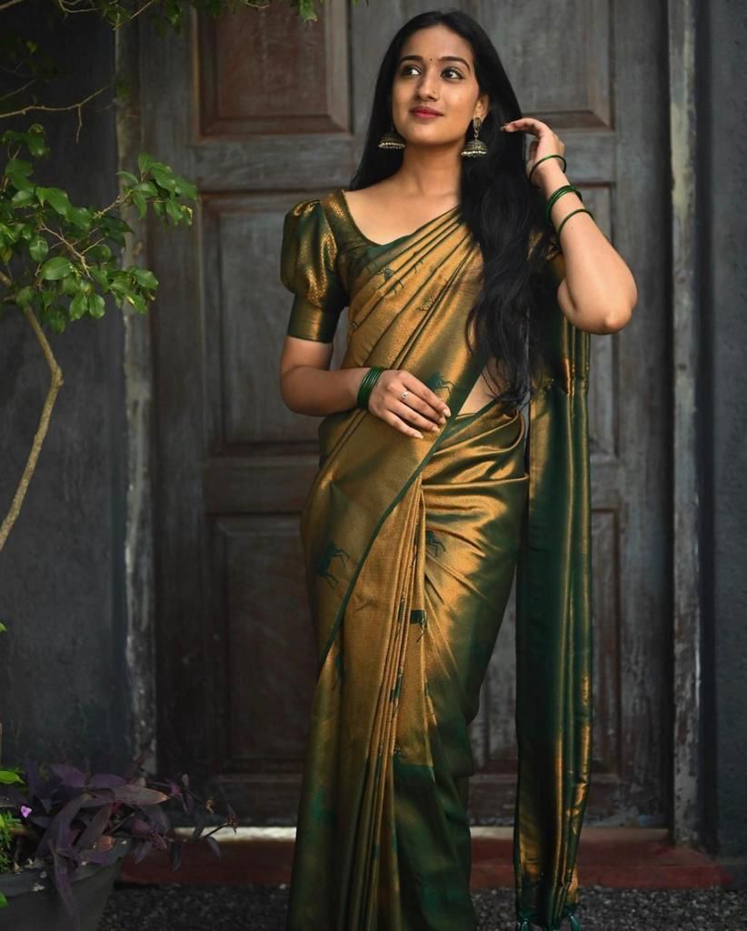 Stylish Dark Green Soft Silk Saree With Blooming Blouse Piece