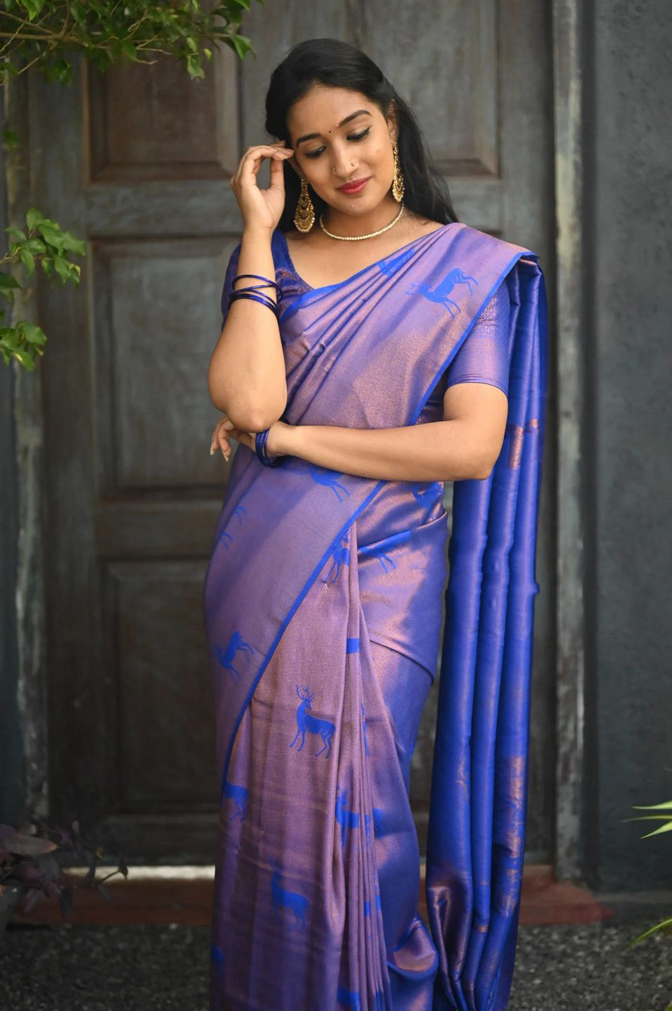 Ineffable Royal Blue Soft Silk Saree With Verdant Blouse Piece