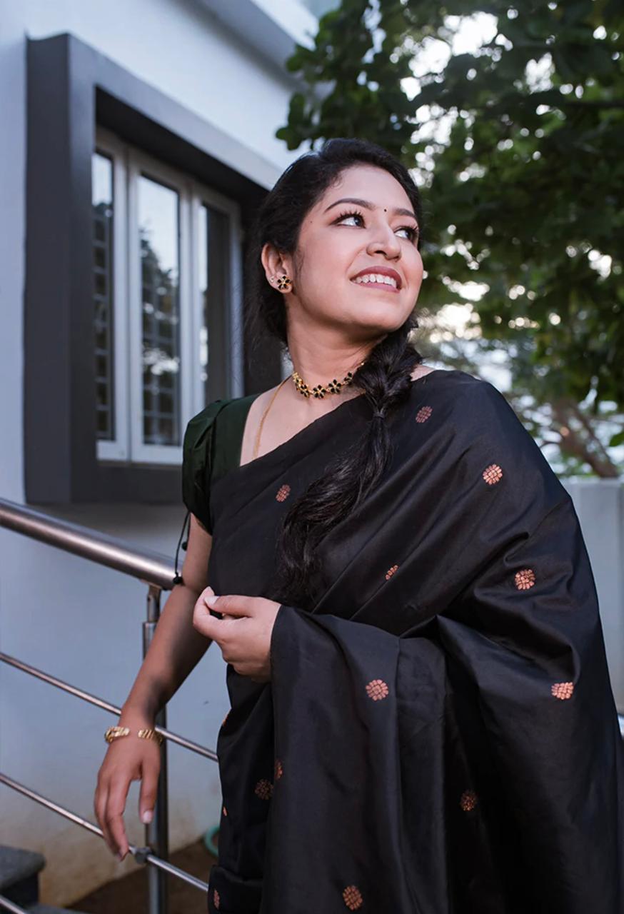 Sophisticated Black Soft Silk Saree With Confounding Blouse Piece