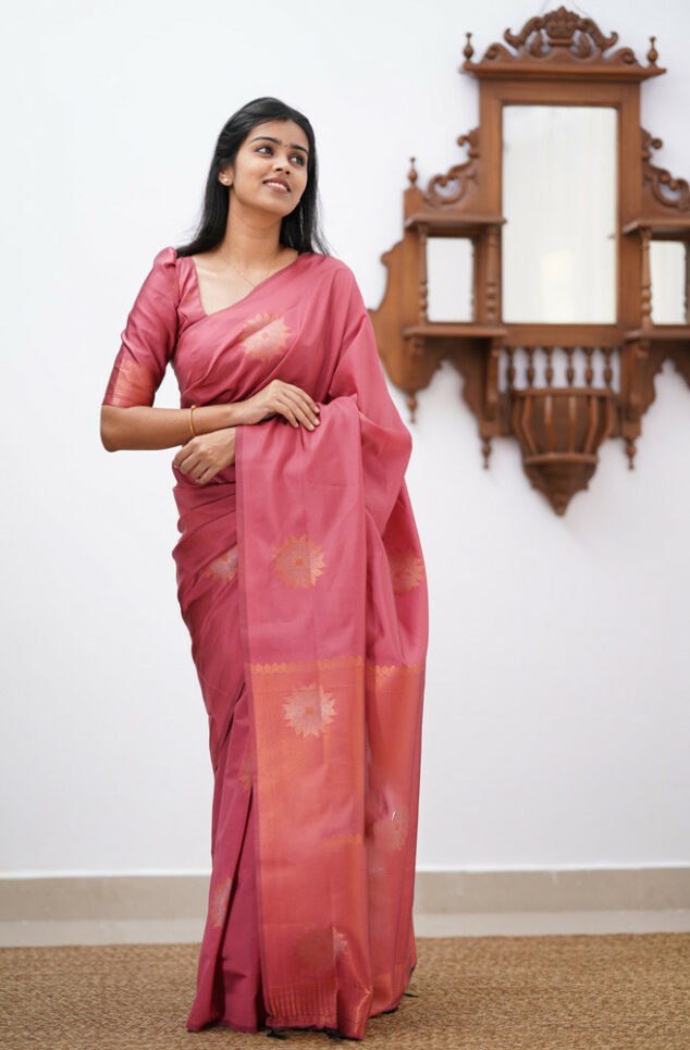 Enthralling Pink Soft Silk Saree With Surreptitious Blouse Piece