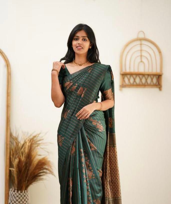 Easy on the eyes Dark Green Soft Silk Saree With Girlish Blouse Piece