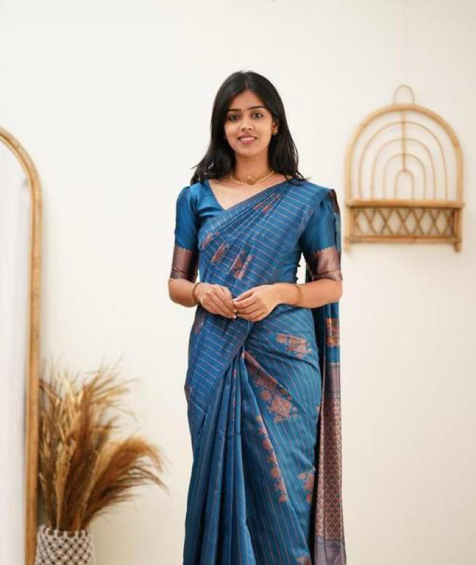 Scrumptious Rama Soft Silk Saree With Sempiternal Blouse Piece