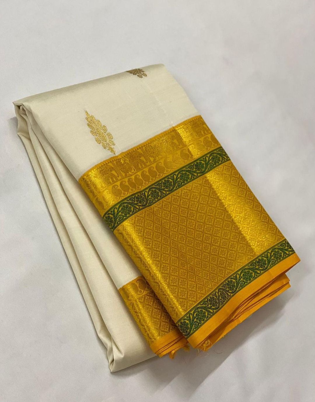 Palimpsest Off White Soft Silk Saree With Staring Blouse Piece