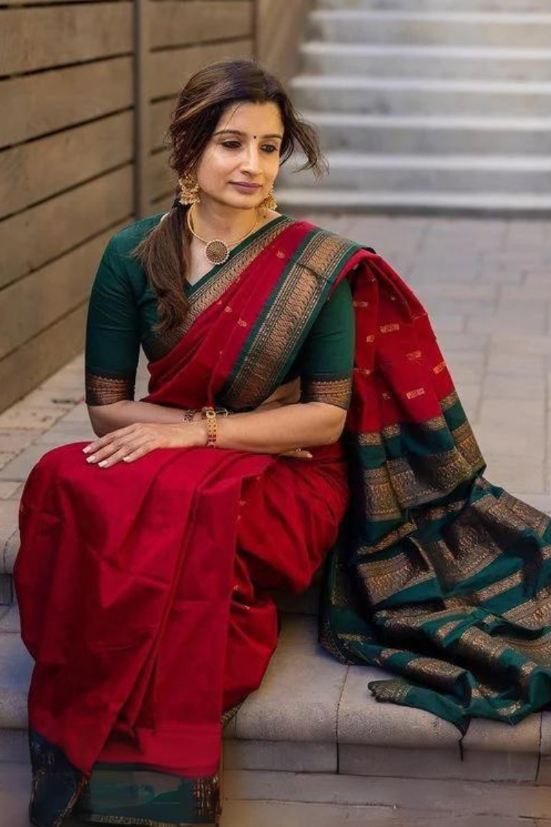 Unique Red Soft Silk Saree With Comely Blouse Piece