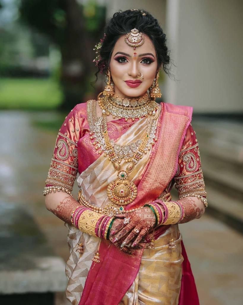 Sophisticated Beige Soft Silk Saree With Angelic Blouse Piece