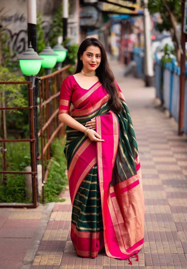 Amazing Dark Green Soft Silk Saree With Wonderful Blouse Piece