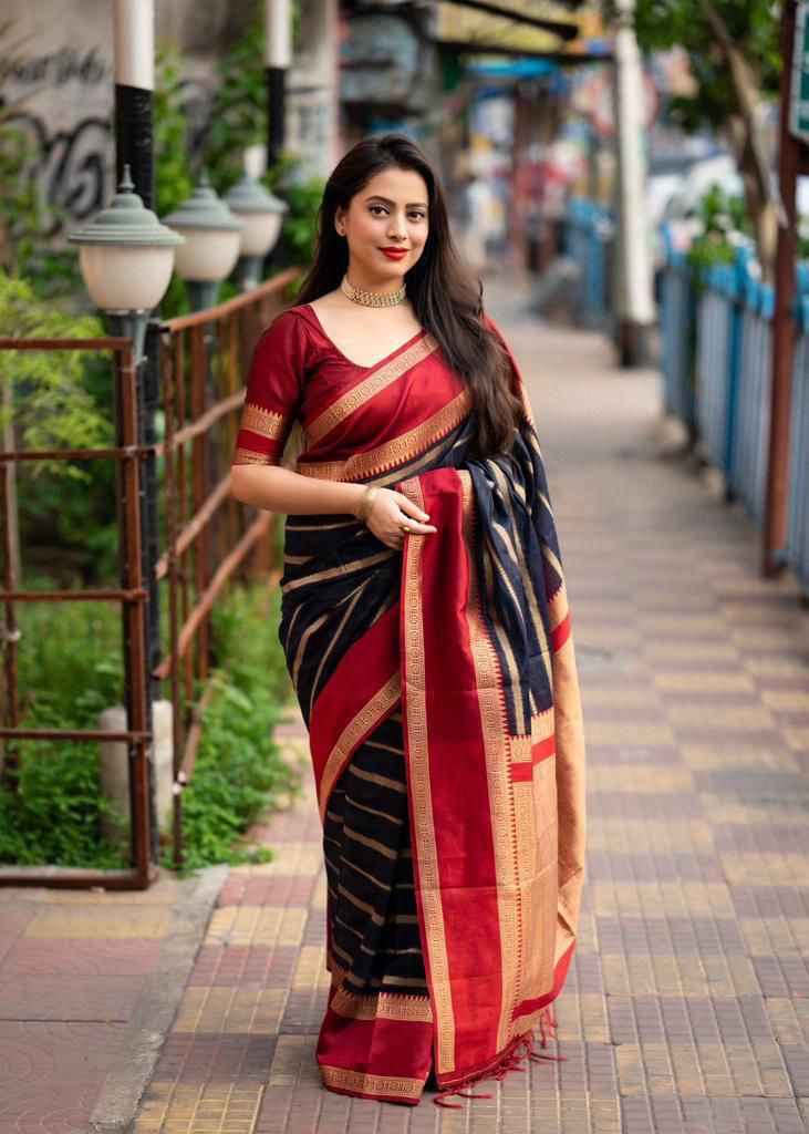 Trendy Navy Blue Soft Silk Saree With Alluring Blouse Piece