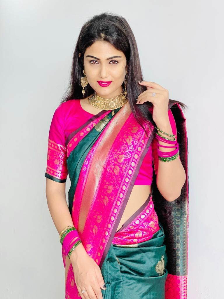 Beguiling Green Soft Silk Saree With Radiant Blouse Piece