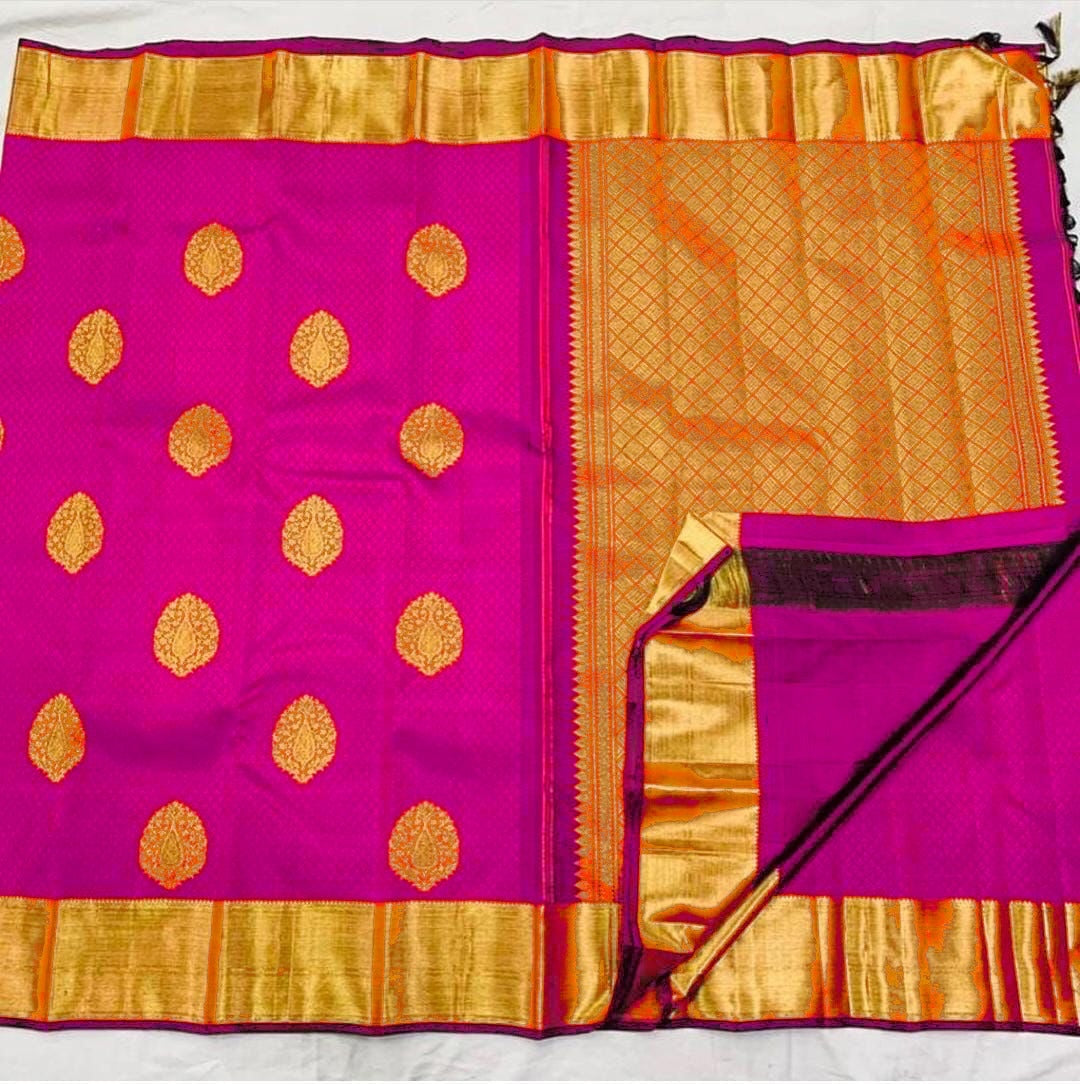 Profuse Dark Pink Soft Silk Saree With Sonorous Blouse Piece