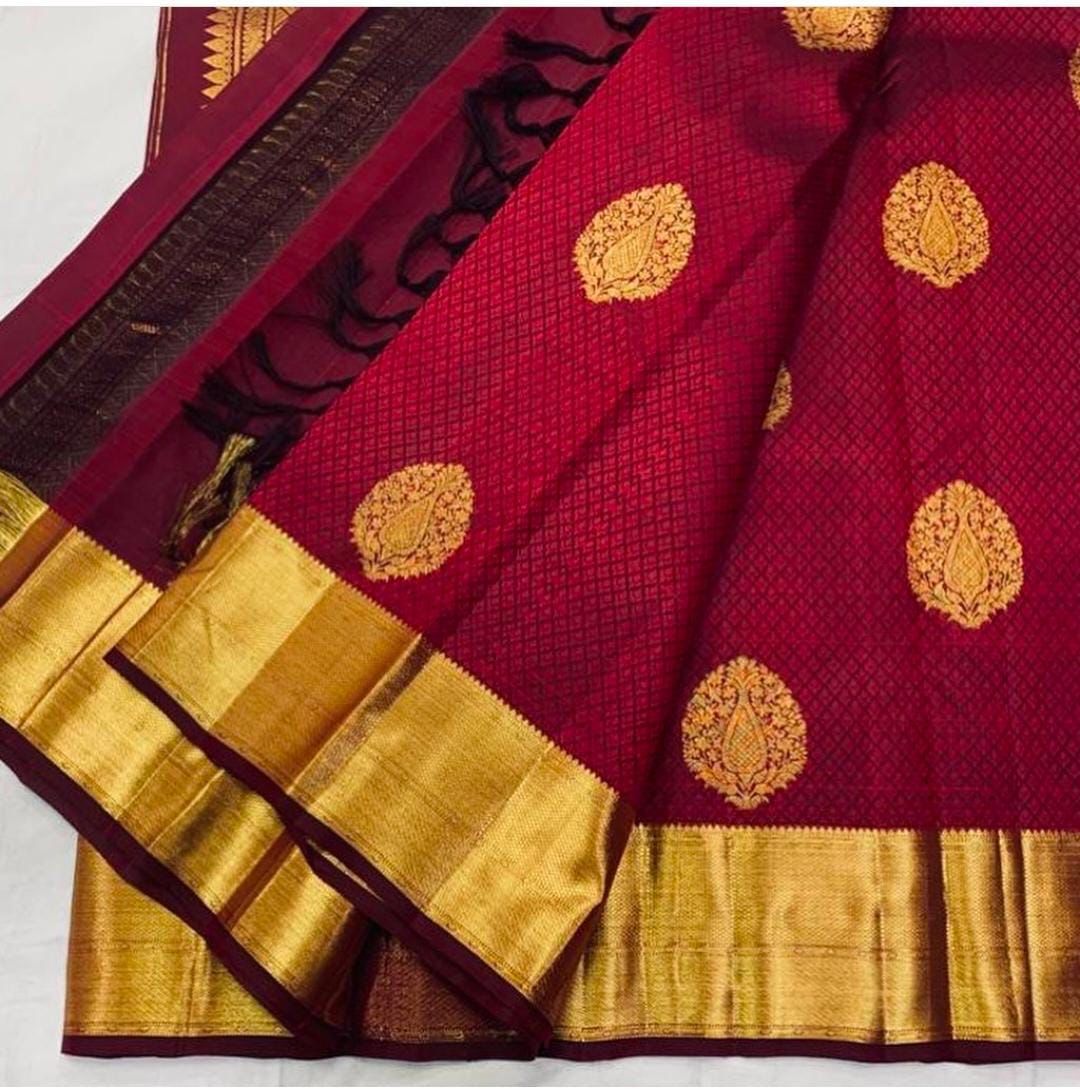 Posh Maroon Soft Silk Saree With Exemplary Blouse Piece