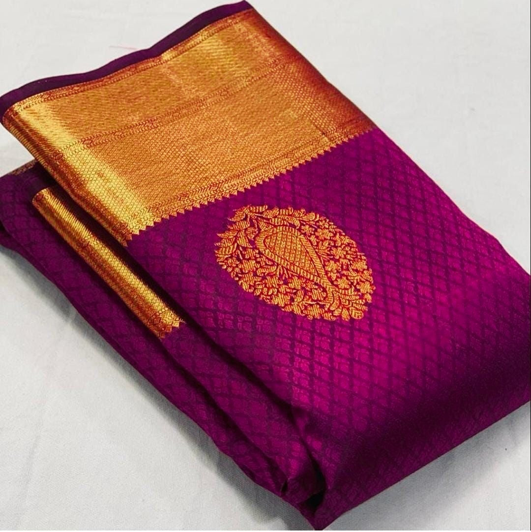 Incomparable Magenta Soft Silk Saree With Aplomb Blouse Piece