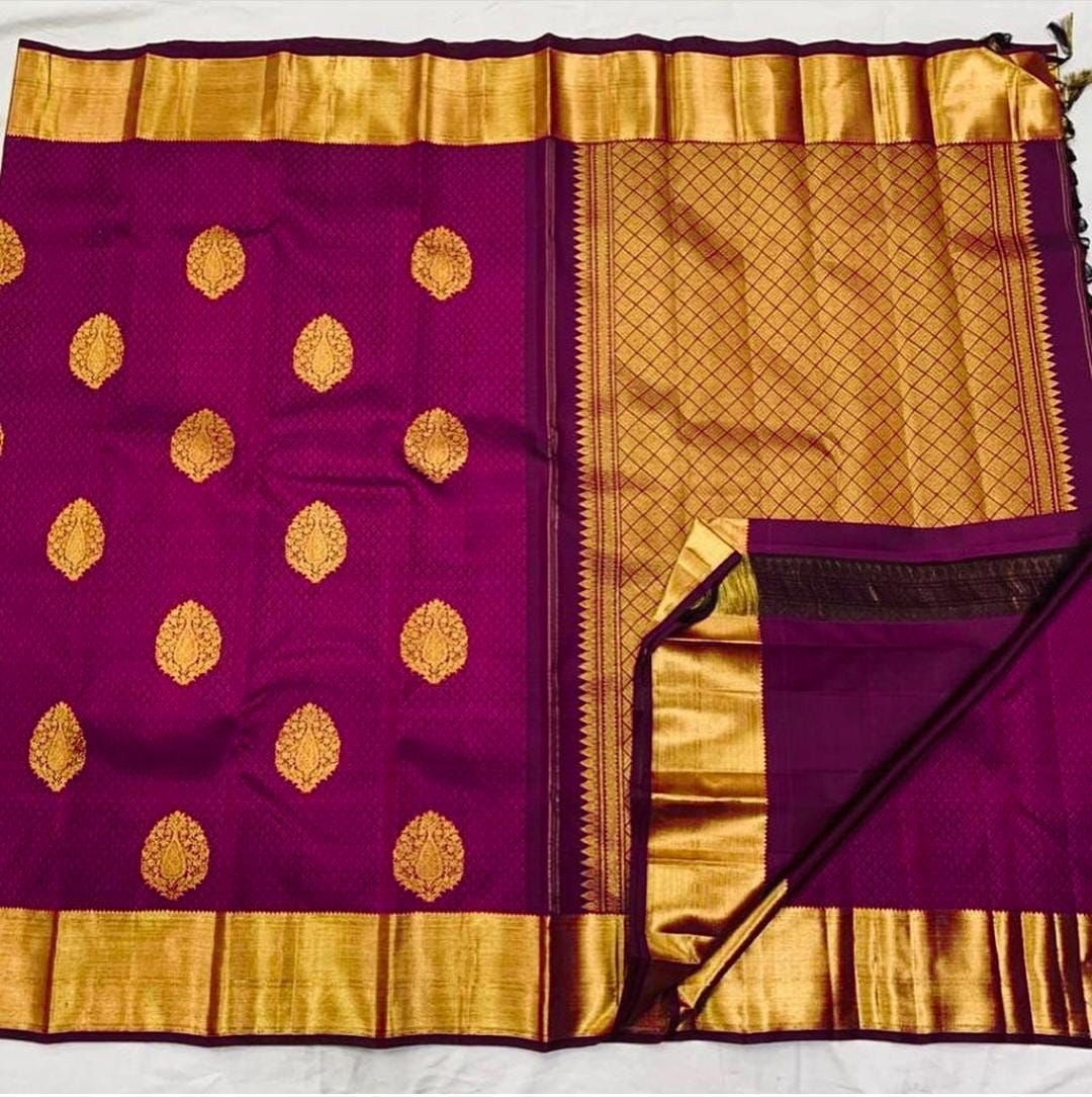 Incomparable Magenta Soft Silk Saree With Aplomb Blouse Piece