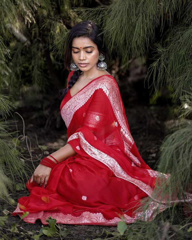 Lagniappe Red Cotton Silk Saree With Vestigial Blouse Piece