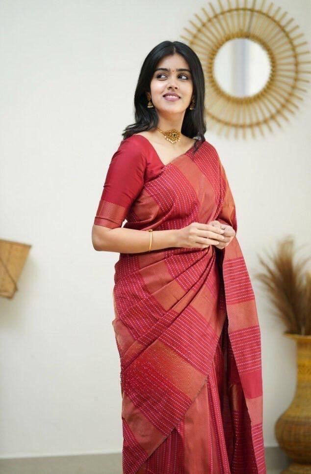 Moiety Red Soft Silk Saree With Susurrous Blouse Piece