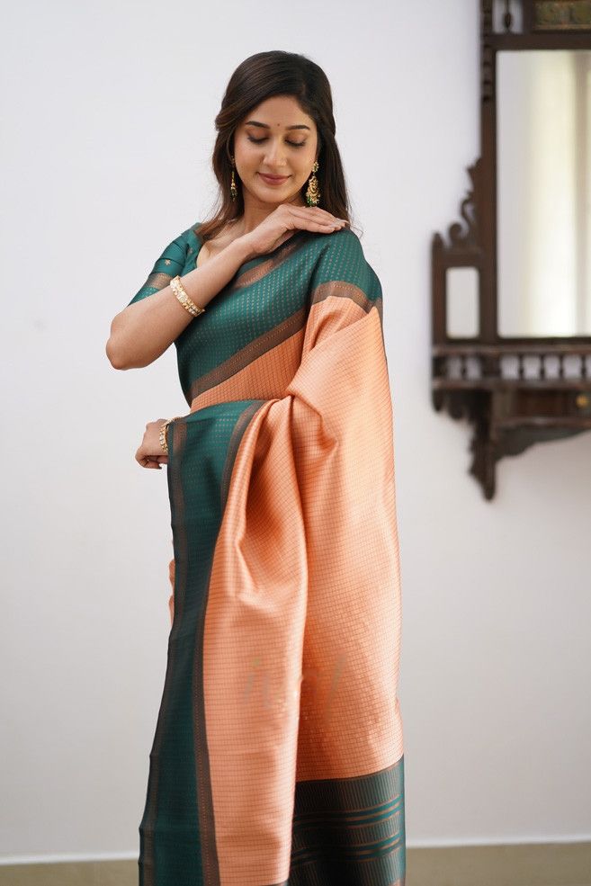 Desultory Peach Soft Silk Saree With Confounding Blouse Piece