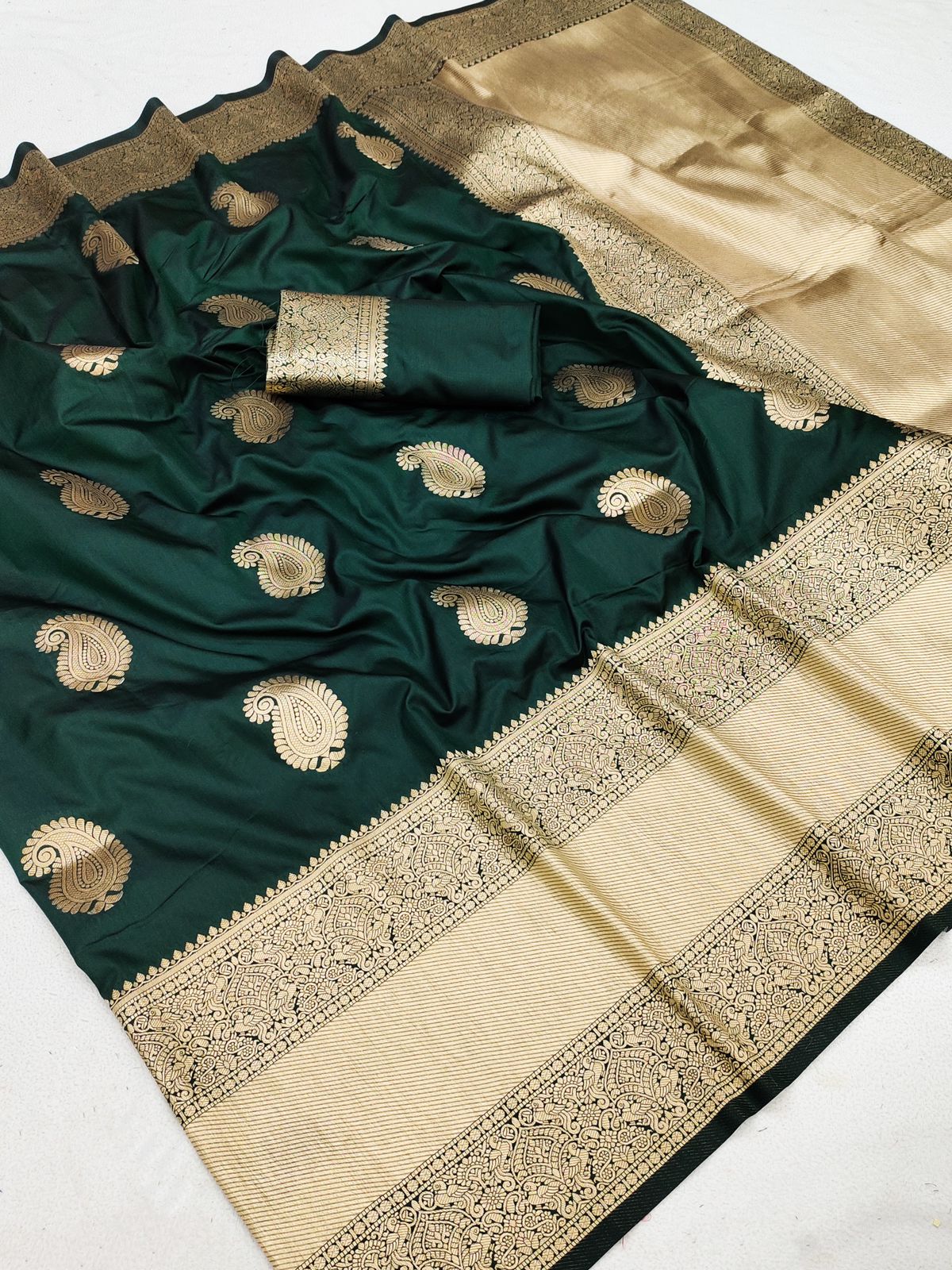 Ratatouille Dark Green Soft Banarasi Silk Saree With Admirable Blouse Piece