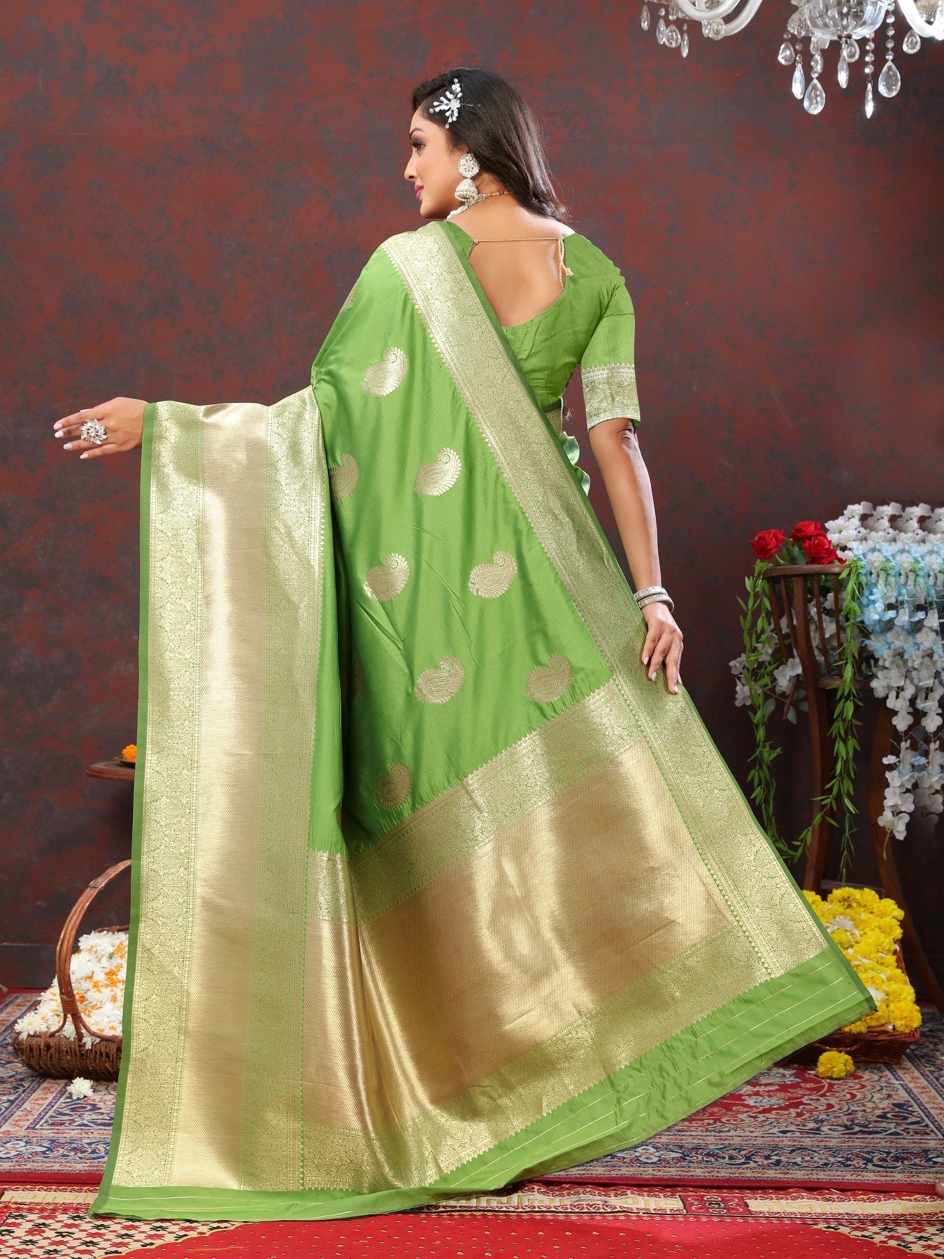 Pleasant Green Soft Banarasi Silk Saree With Exemplary Blouse Piece