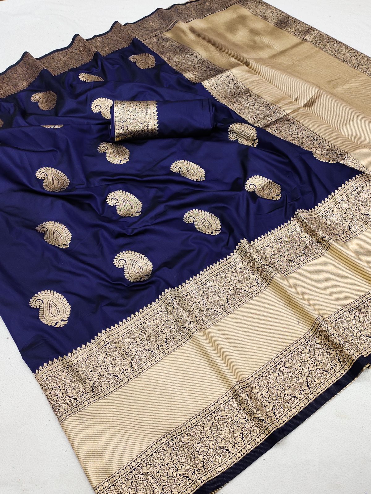 Quintessential Navy Blue Soft Banarasi Silk Saree With Ideal Blouse Piece