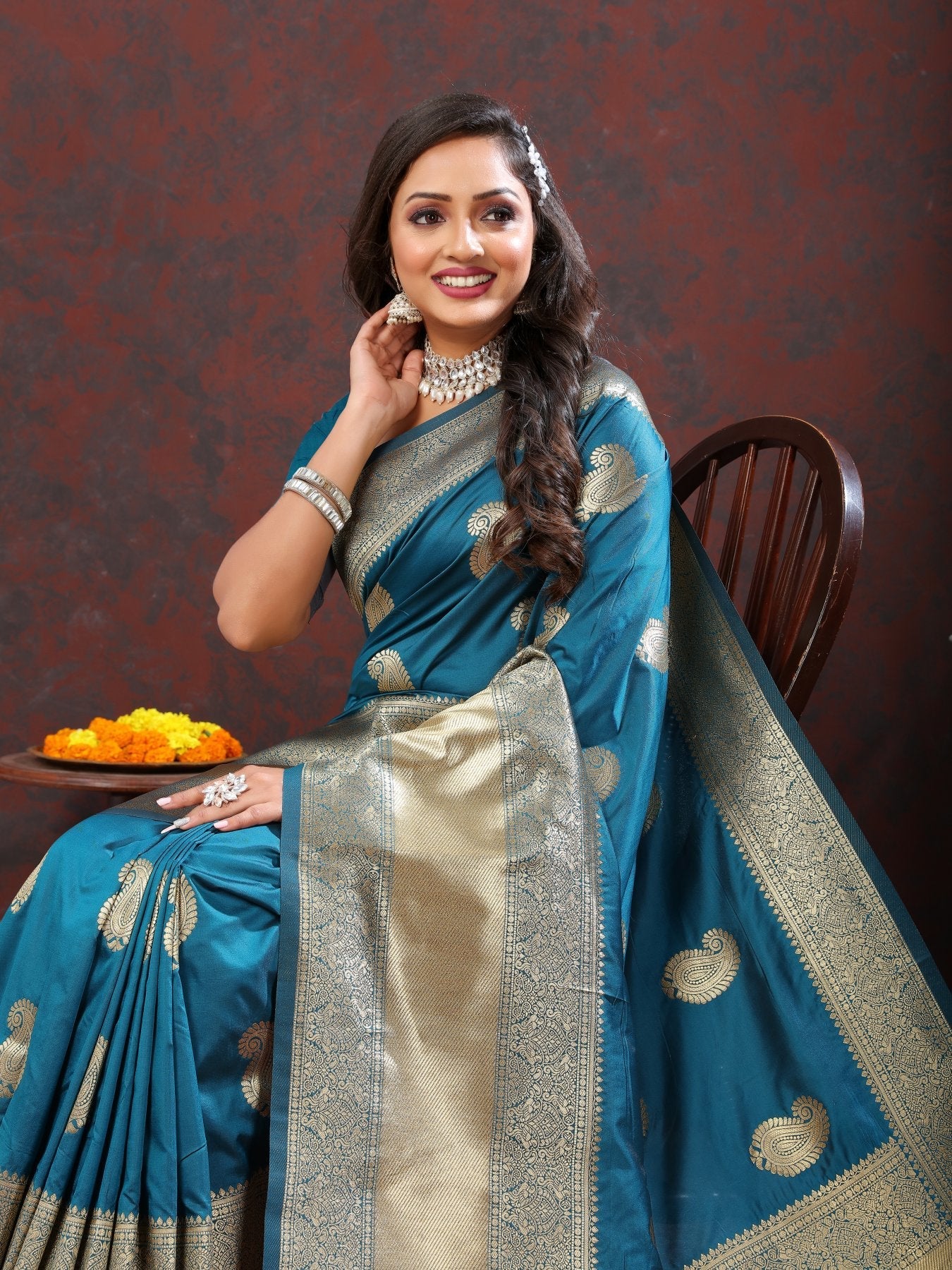 Blissful Rama Soft Banarasi Silk Saree With Pulsating Blouse Piece