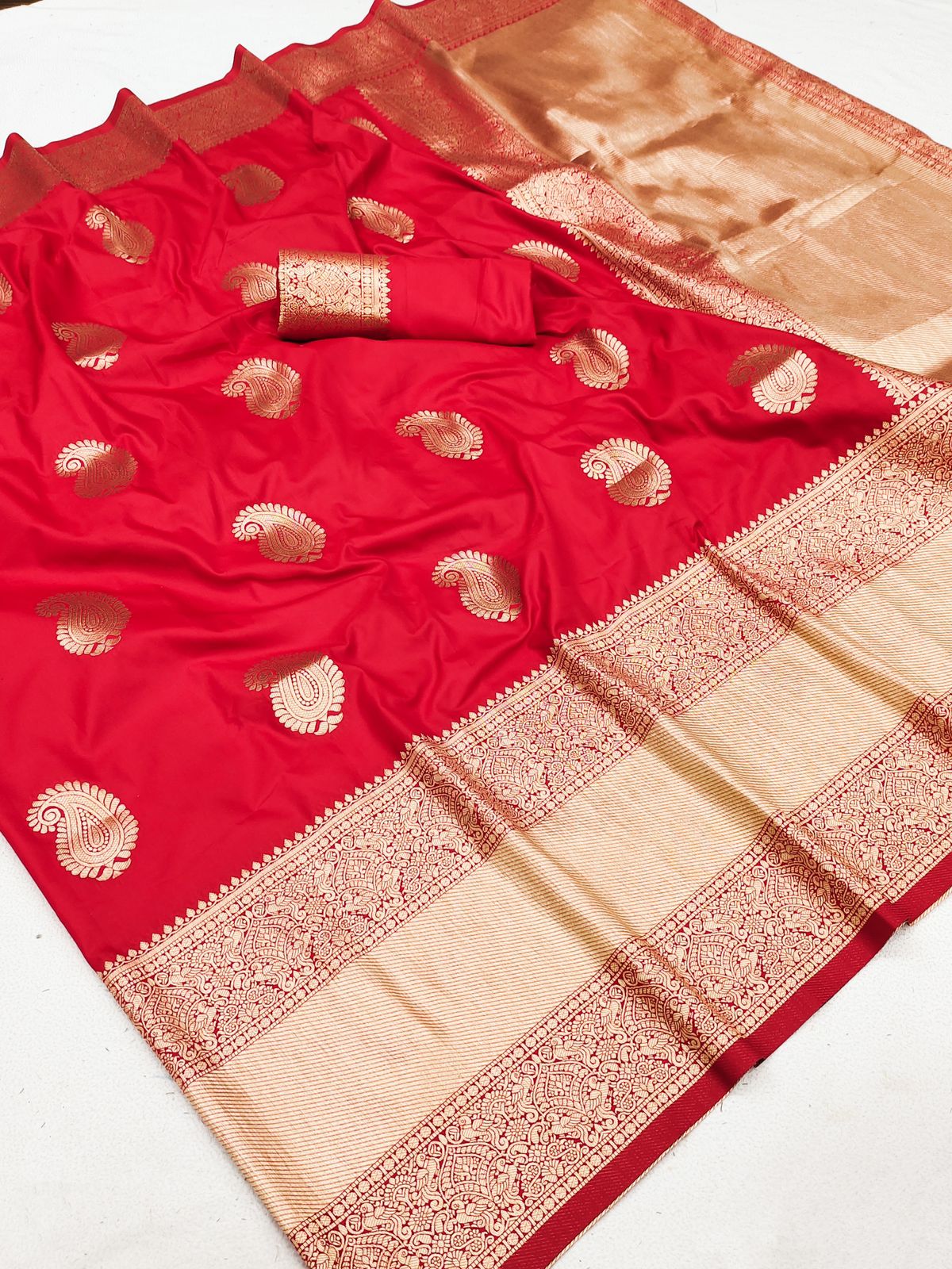 Prominent Red Soft Banarasi Silk Saree With Allure Blouse Piece