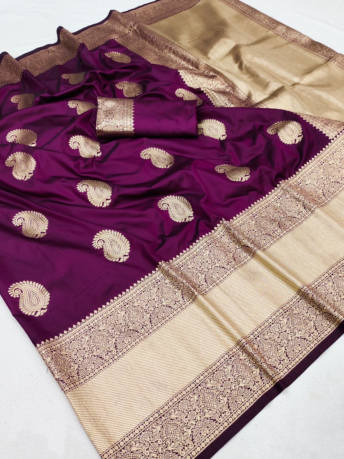 Majesty Wine Soft Banarasi Silk Saree With Scintillating Blouse Piece