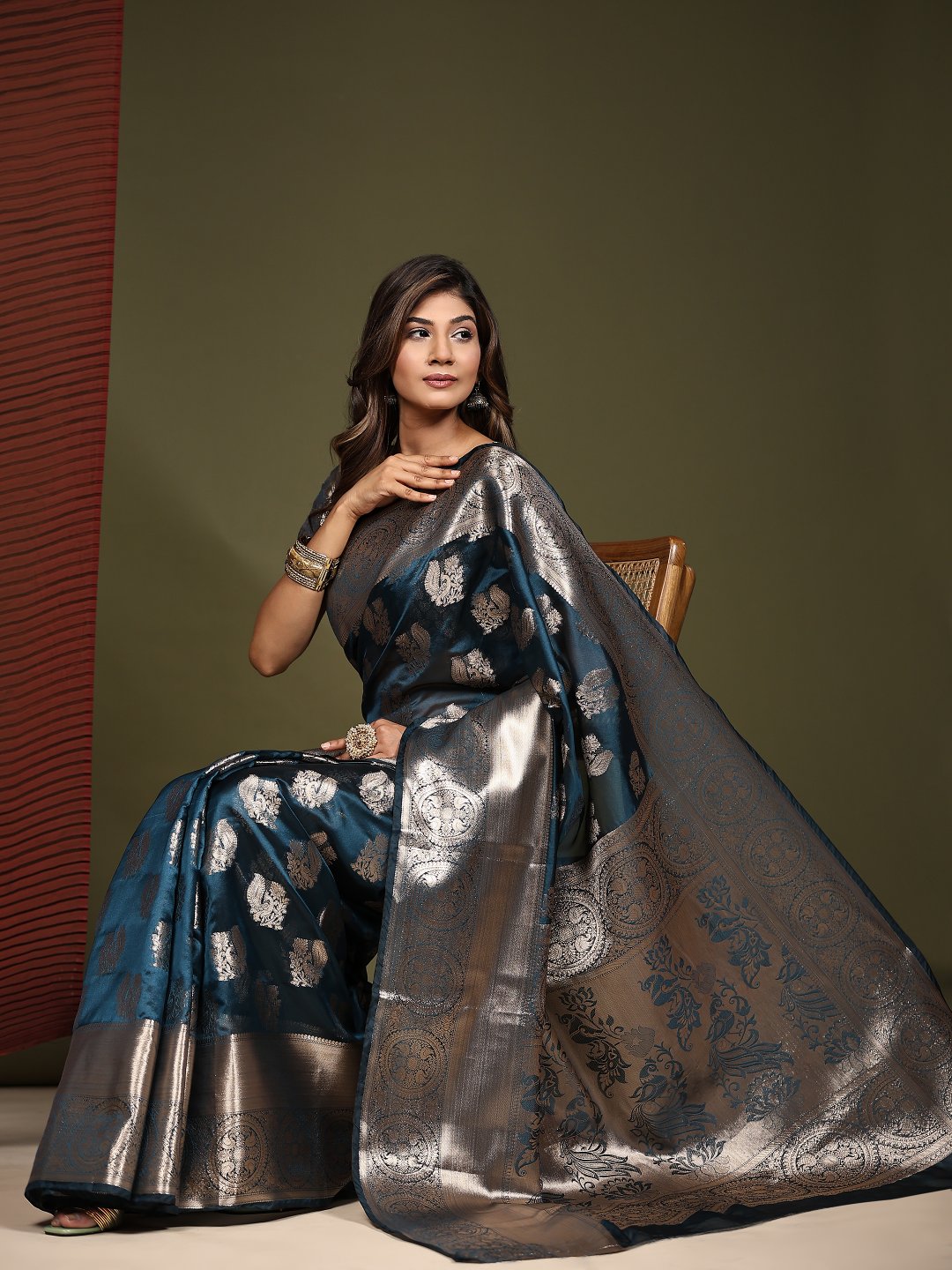 Groovy Navy Blue Organza Silk Saree With Charismatic Blouse Piece