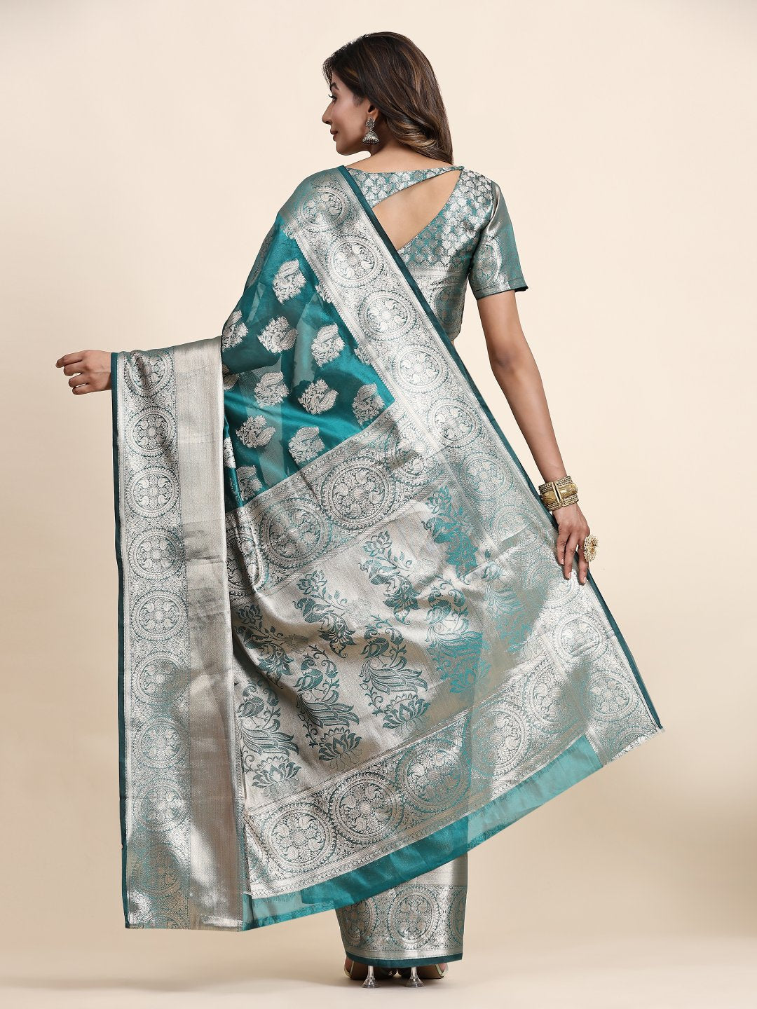 Dissemble Rama Organza Silk Saree With Enamoring Blouse Piece