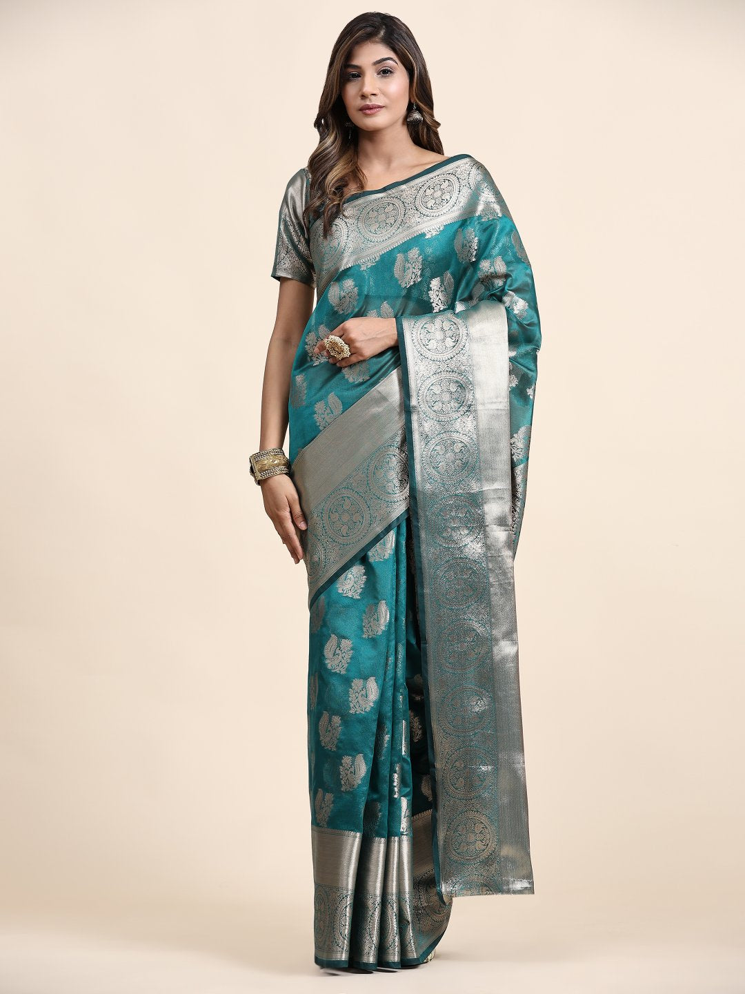 Dissemble Rama Organza Silk Saree With Enamoring Blouse Piece