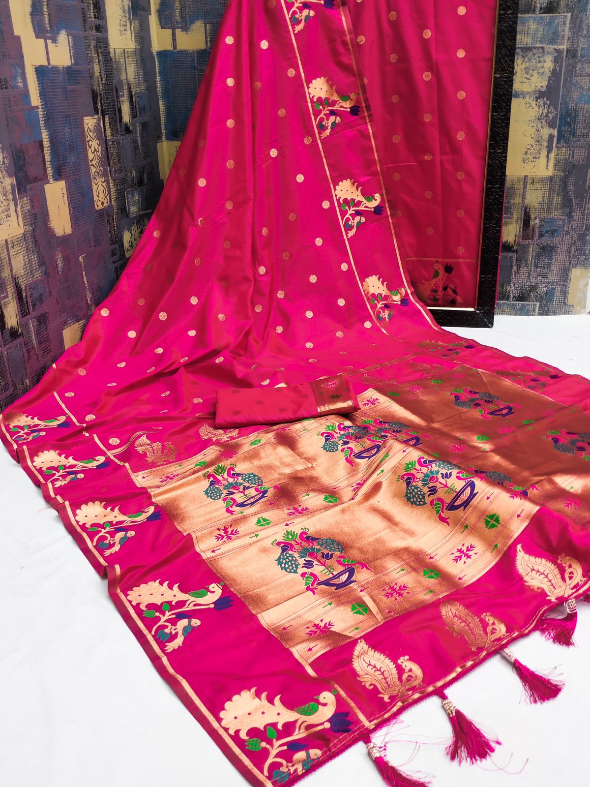 Captivating Dark Pink Paithani Silk Saree With Jubilant Blouse Piece