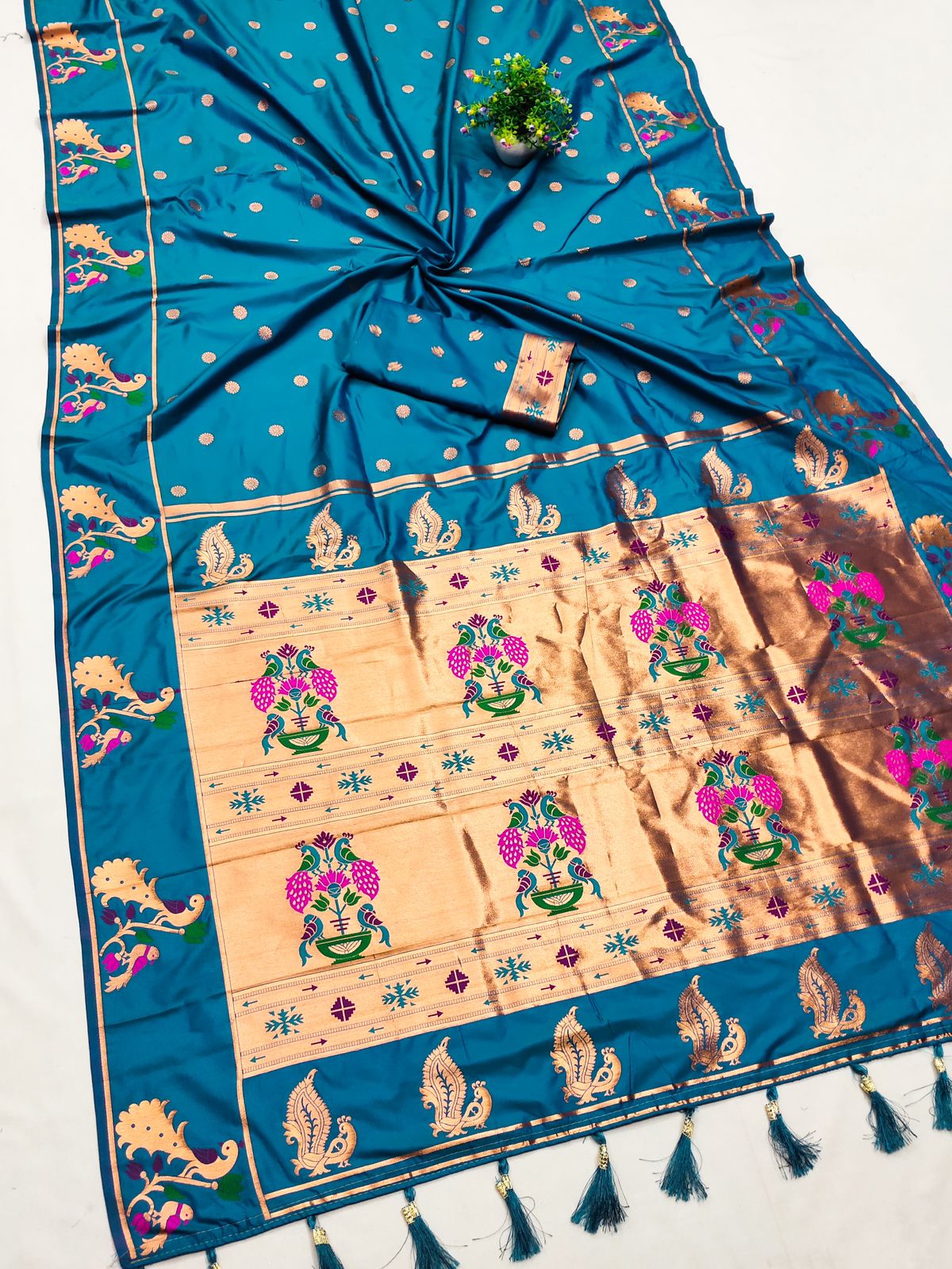 Brood Firozi Paithani Silk Saree With Ornate Blouse Piece