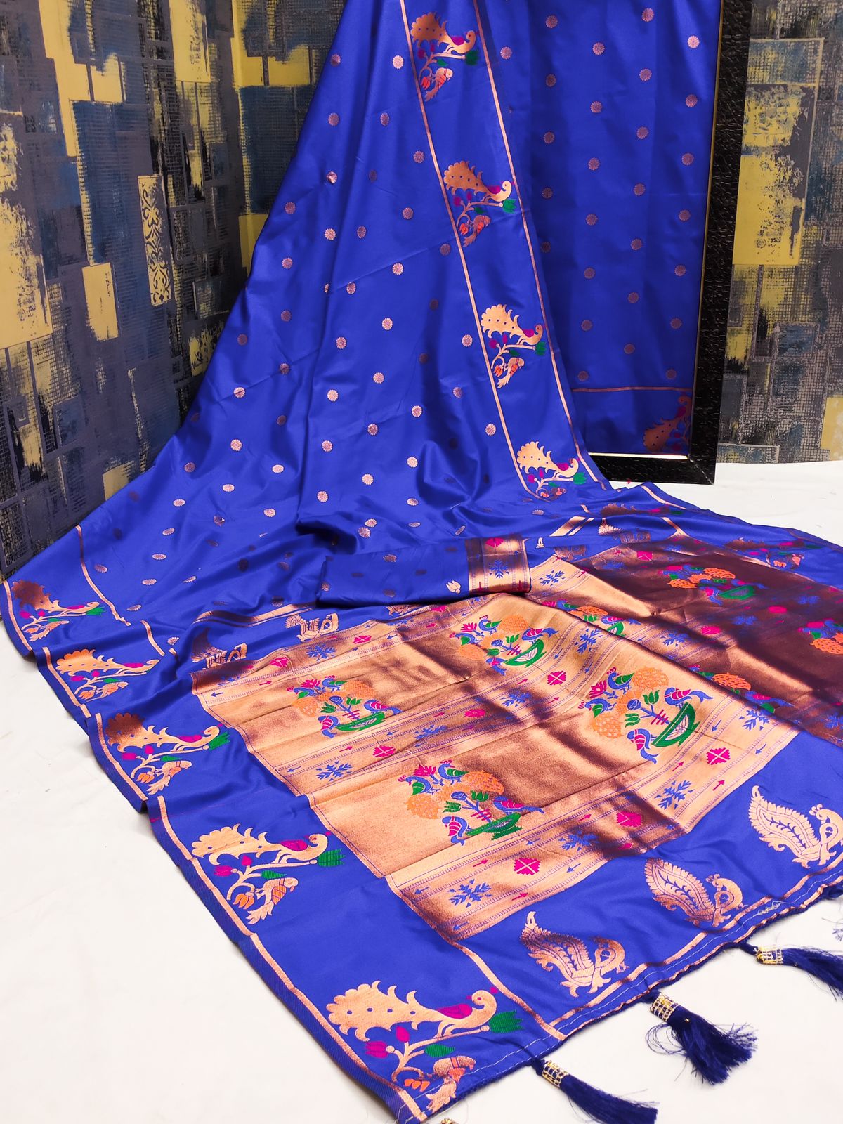 Arresting Royal Blue Paithani Silk Saree With Majestic Blouse Piece