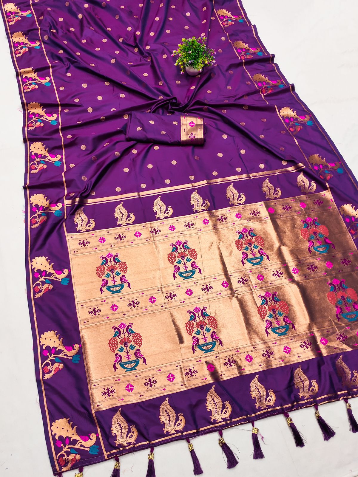 Enticing Wine Paithani Silk Saree With Majestic Blouse Piece