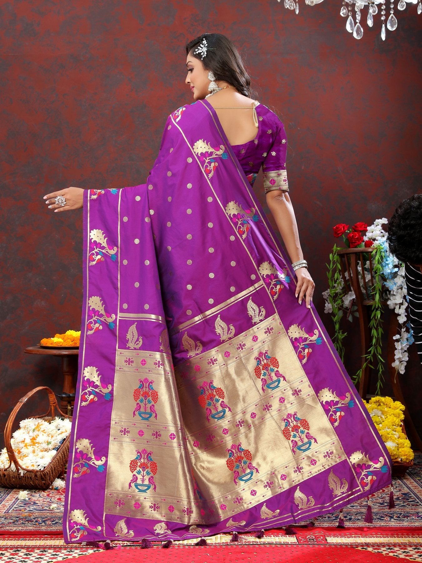 Cynosure Purple Paithani Silk Saree With Scintillating Blouse Piece