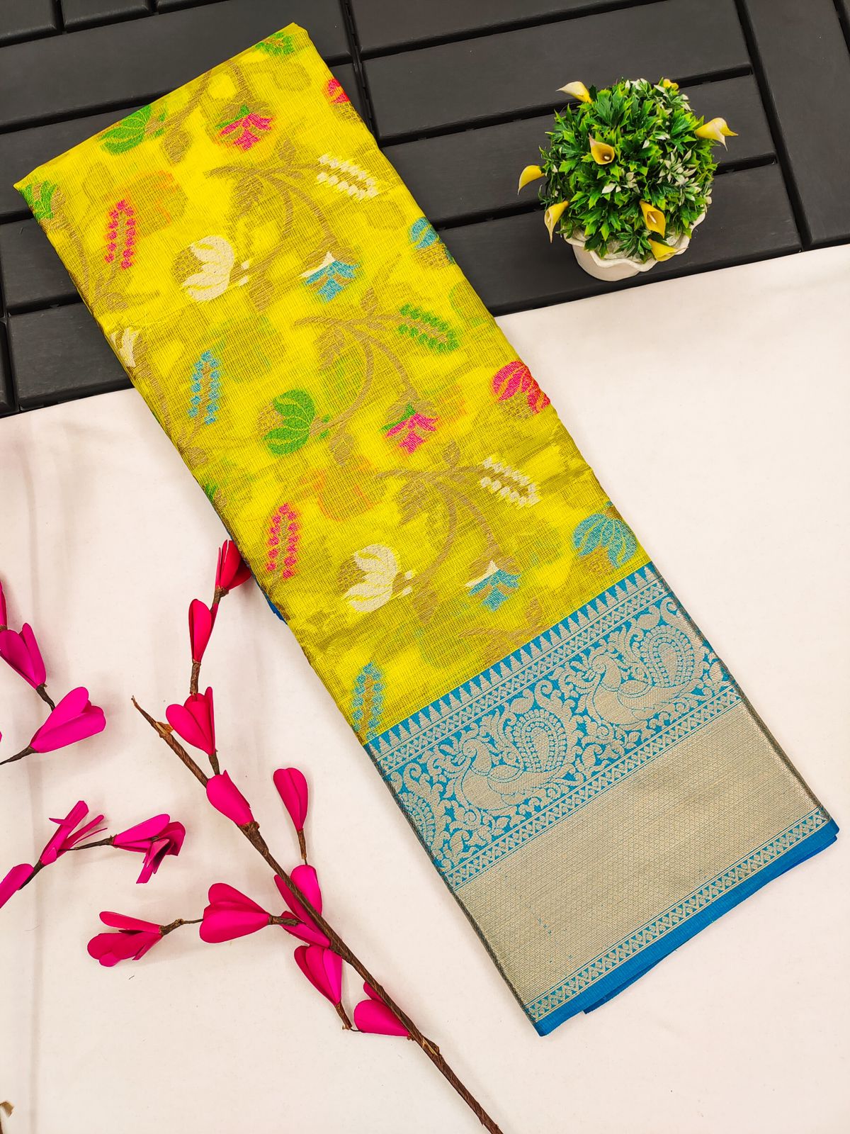 Comely Lemon Cotton Silk Saree With Vivacious Blouse Piece