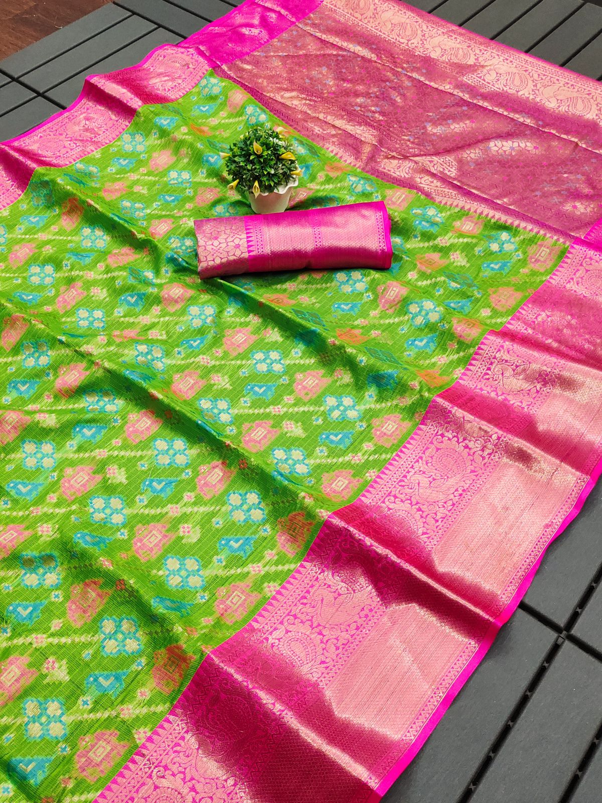 Angelic Pista Cotton Silk Saree With Unequalled Blouse Piece