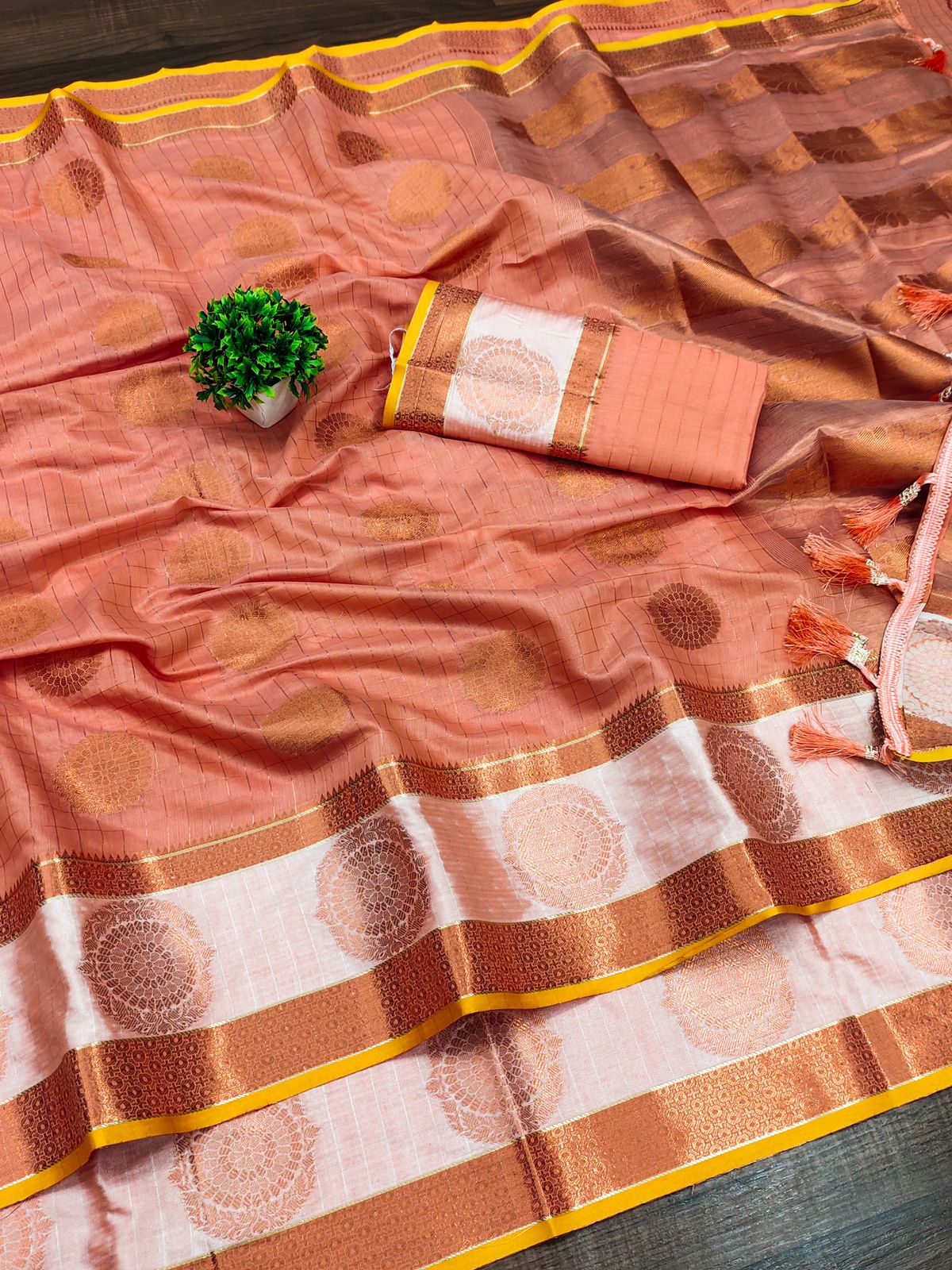 An insanely Peach Cotton Silk Saree With Transcendent Blouse Piece