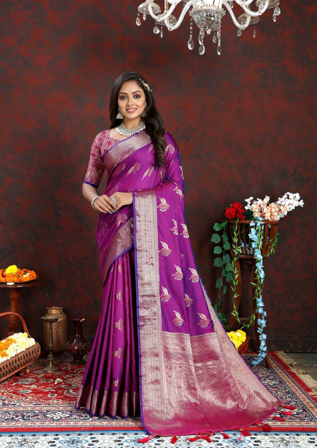 Gleaming Purple Soft Banarasi Silk Saree With Magnetic Blouse Piece