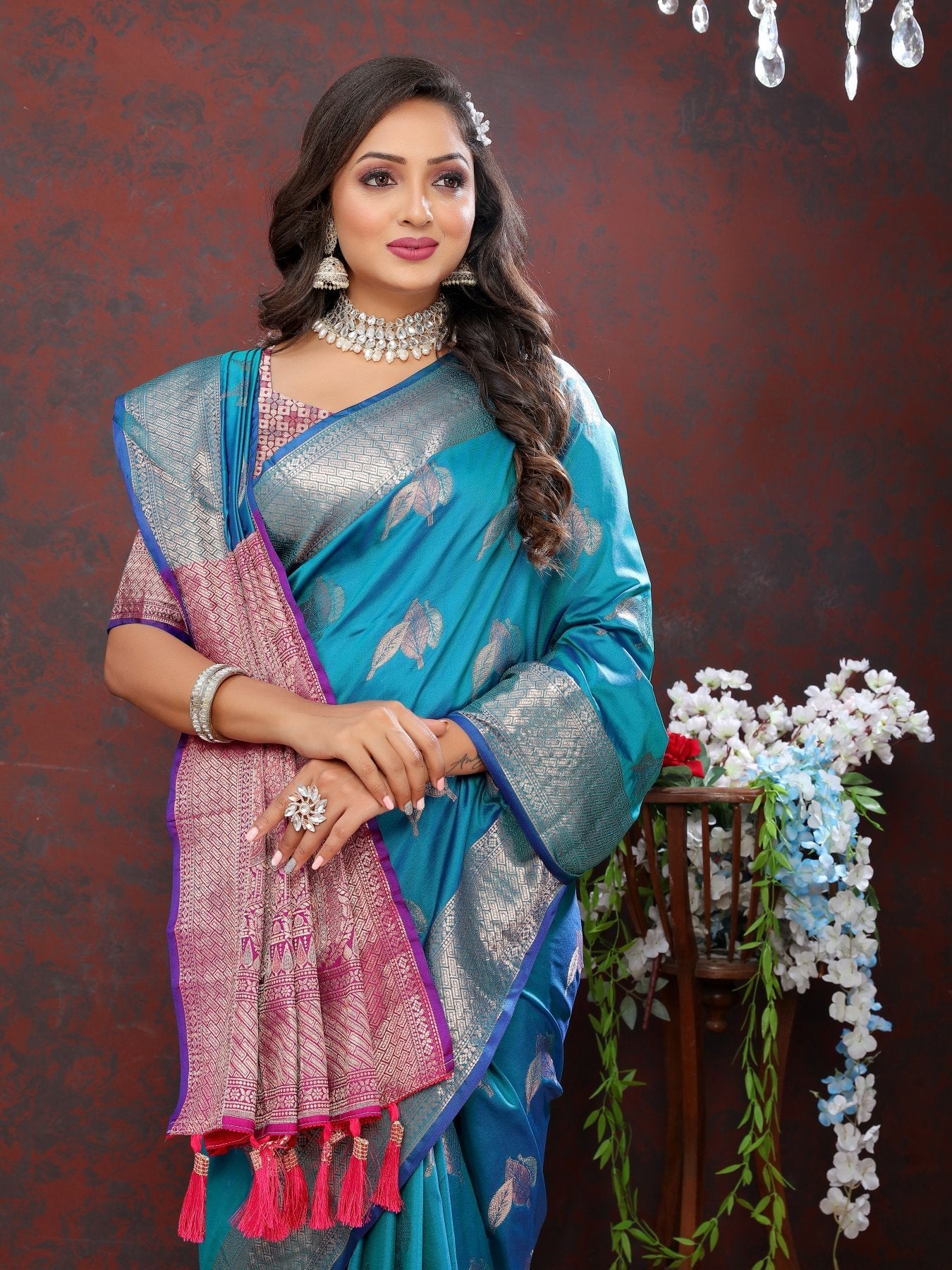 Sophisticated Rama Soft Banarasi Silk Saree With Devastating Blouse Piece