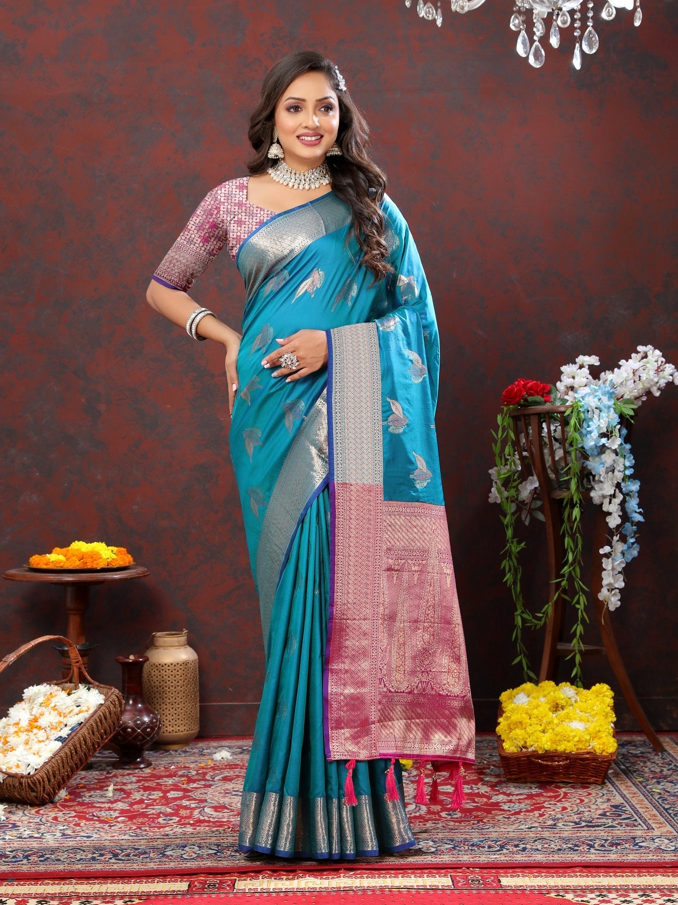 Sophisticated Rama Soft Banarasi Silk Saree With Devastating Blouse Piece