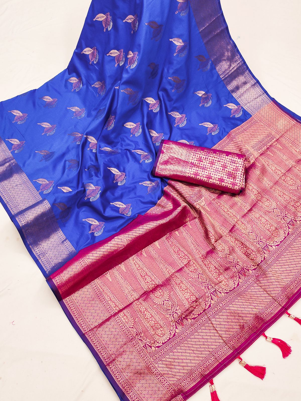 Fugacious Royal Blue Soft Banarasi Silk Saree With Inspiring Blouse Piece